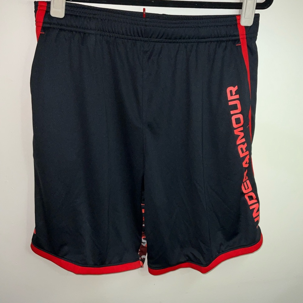 Under Armour Boys Small Athletic Shorts in Black with Red Accents